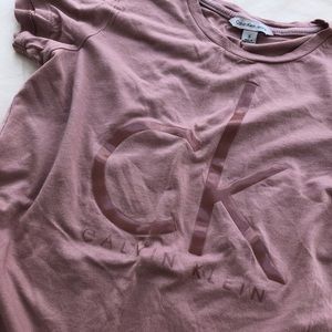 T-Shirt // Calvin Klein Jeans